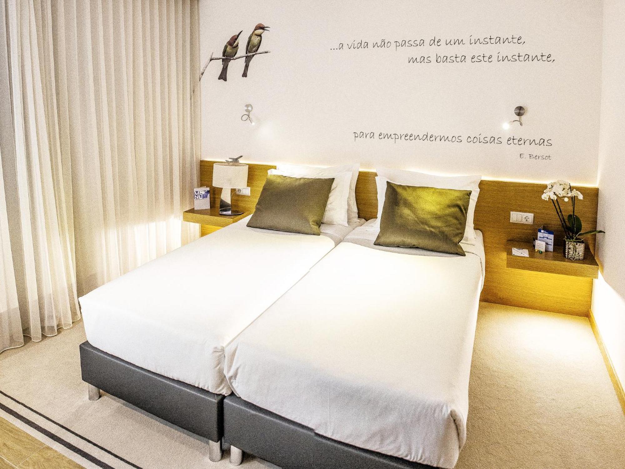 1 Twin Bed Deluxe Non Smoking,1274385700:JPEG